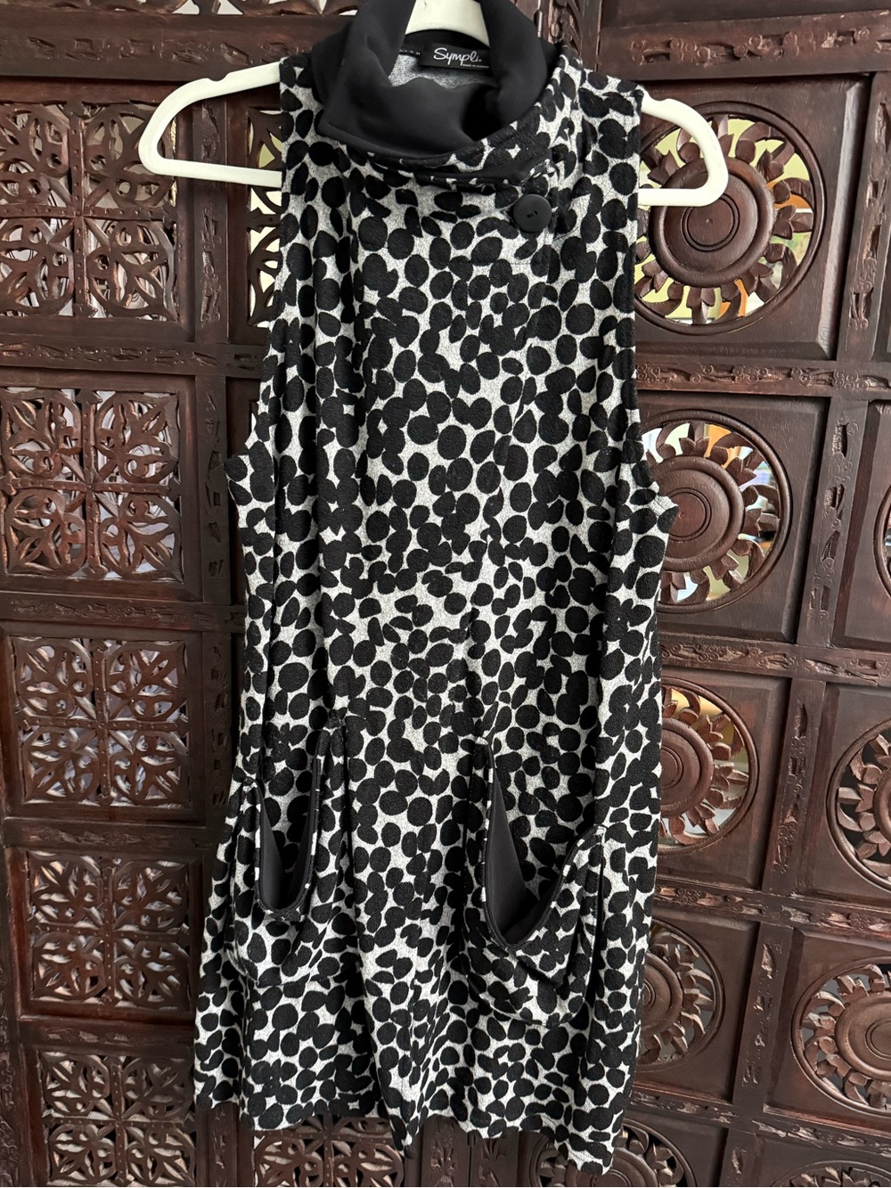 Sympli Black and Grey Polka-Dot Sleeveless vest